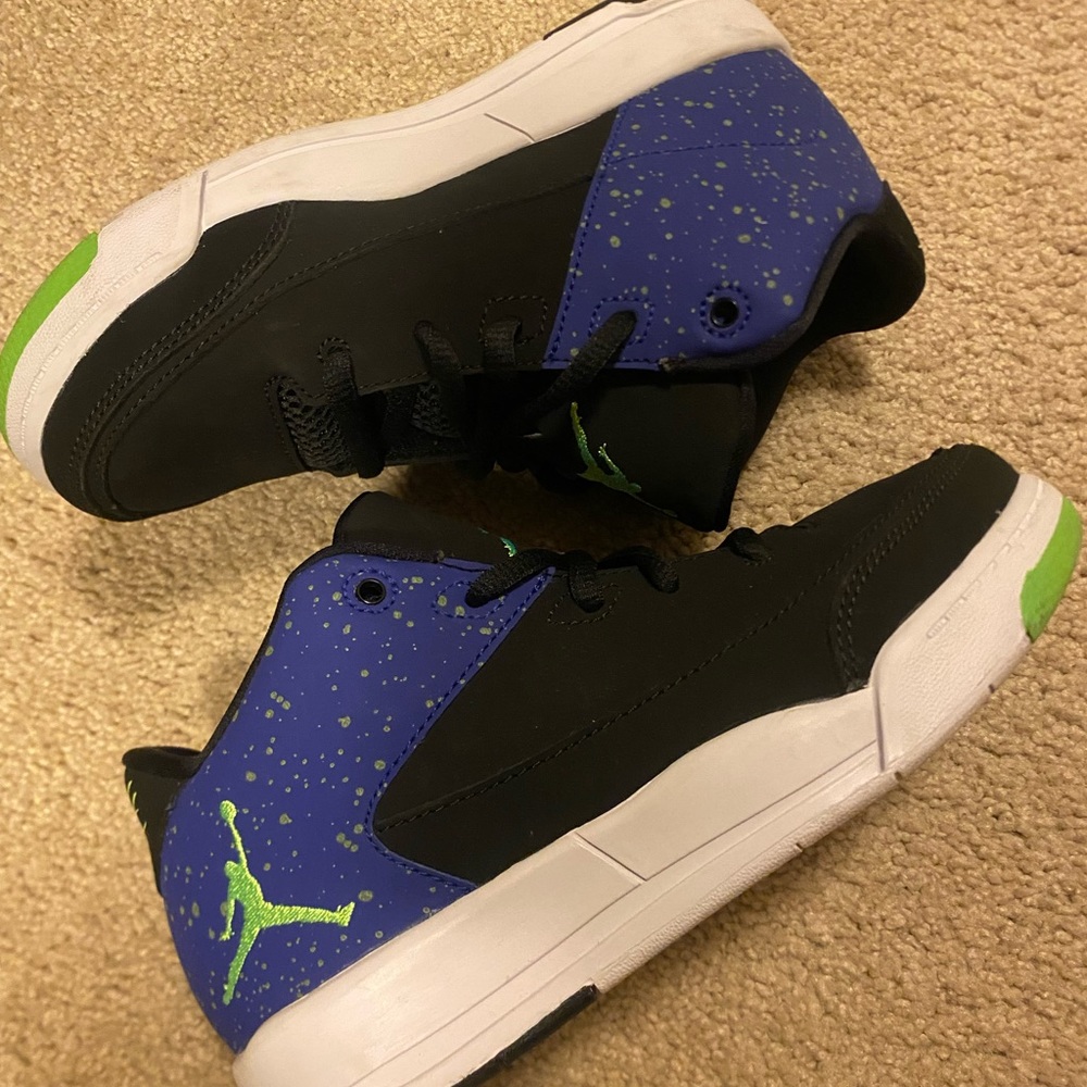 Kids Nike Air Jordan Shoes. Size 1Y